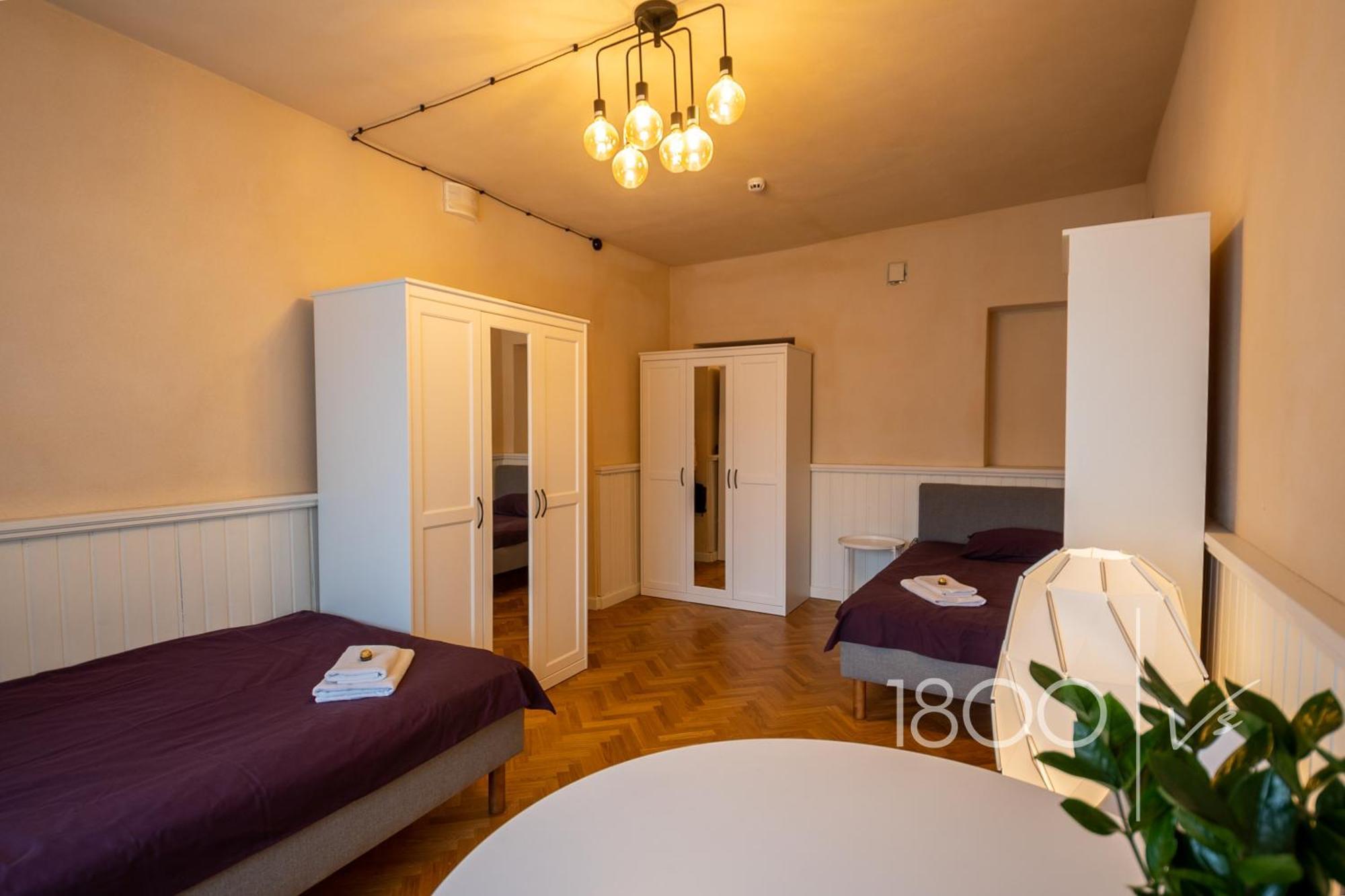 1800 By Vince Stay - Private Rooms In Town Hall Square ตาร์ตู ภายนอก รูปภาพ